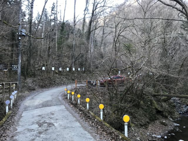 小仏峠途中にある登山道