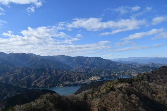 展望台から宮ヶ瀬湖