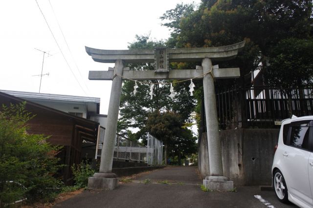 白山神社です