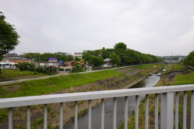 殿田橋で左岸に