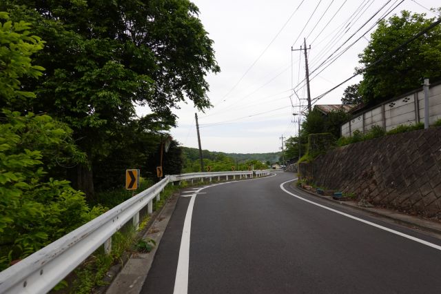 大栗川と野猿街道がはなれたところ