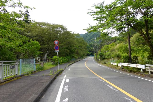 串川沿いでに宮ヶ瀬湖まで