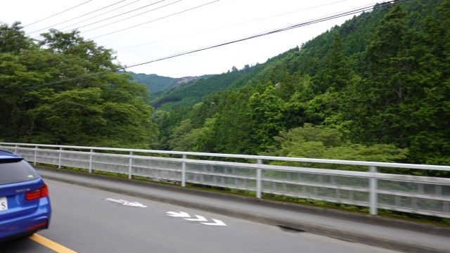 小中野の交差点をこえて