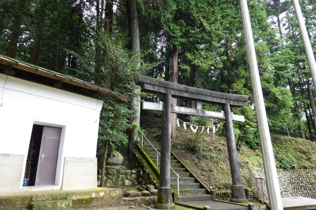 神明神社前