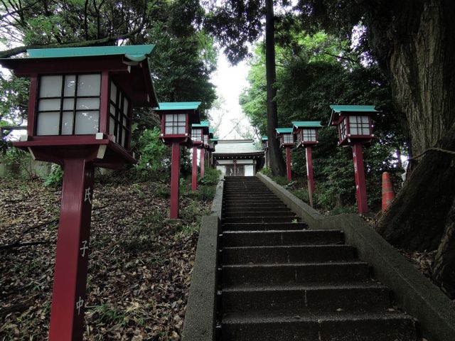 石段の角度が途中で変わる