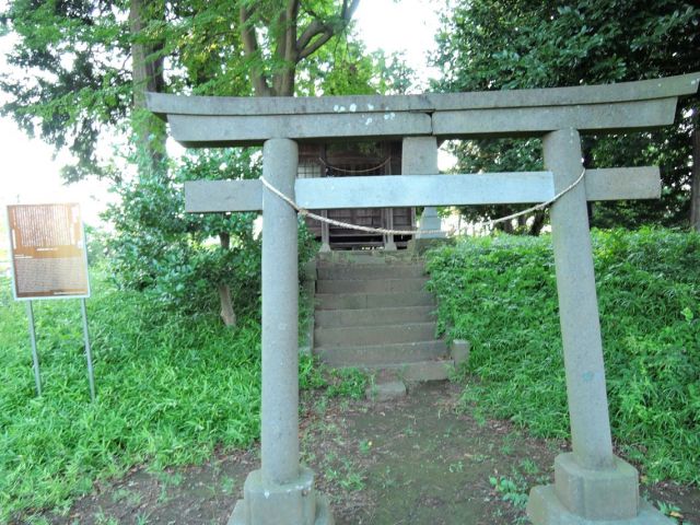 鳥居は明神型です