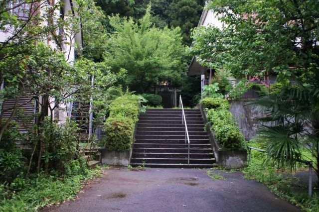 野猿街道から近いのですが、鳥居がすぐにわかりませんでした