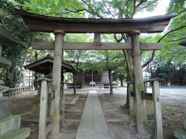 敷地内にもう一つ鳥居があります